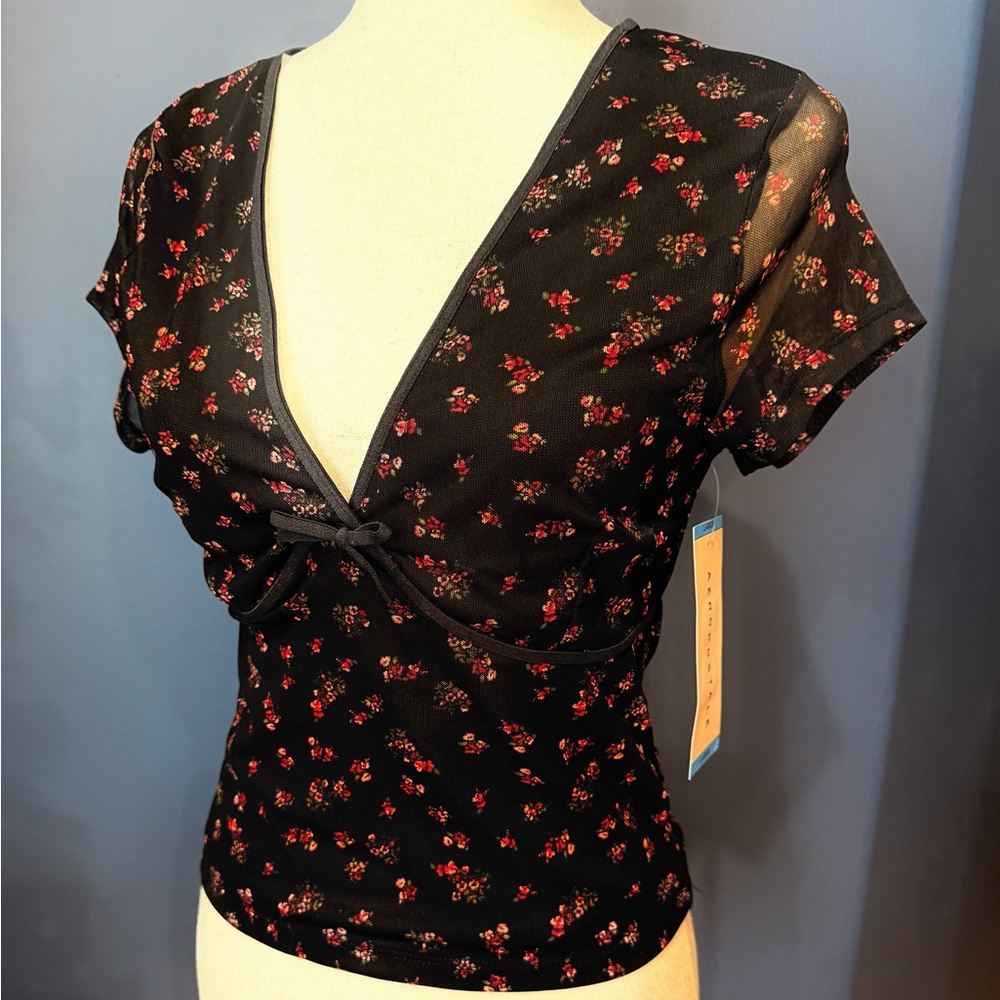 Aeropostale Floral Black V-neck Top